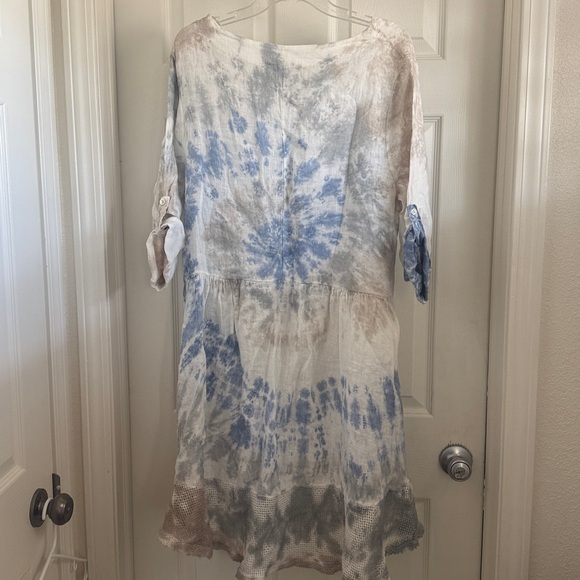 BELLE FRANCE NWOT BLUE tie-dye hi/ low pop over tunic blouse - Picture 7 of 8